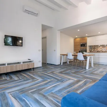 Del Papiro Apartment *